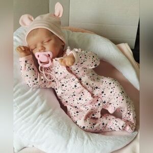 BEAUTIFUL 17" REBORN STYLE INFANT GIRL BABYDOLL - VINYL AND CLOTH